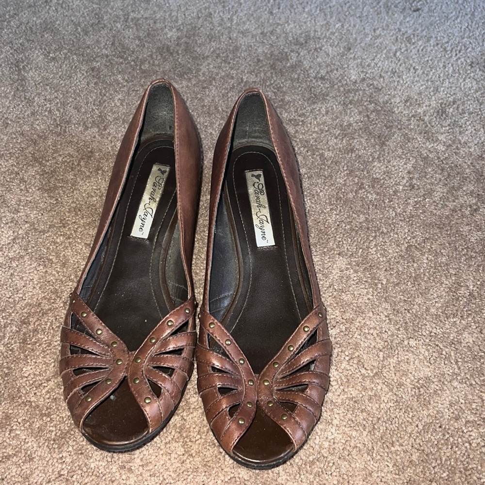 Sarah-Jayne size 8 brown flats